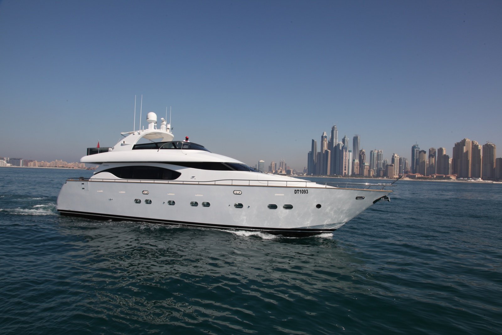 yacht rental dubai marina price